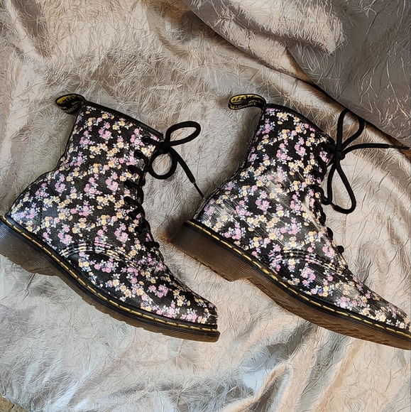 DR. MARTENS VINTAGE POINTED TOE BOOTS SZ 7 - Picture 13 of 15
